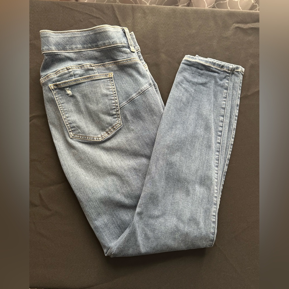 Torrid bombshell skinny jeans! - Picture 3 of 13